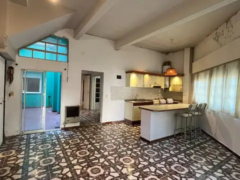 VENTA PH 4 AMBIENTES CON PATIO EN BARRACAS