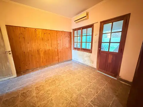 Casa 5 ambientes con 1 baño