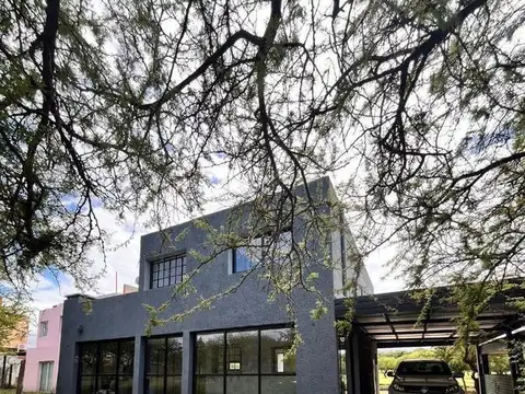 Casa en Venta en Villa Catalina, USD 210.000