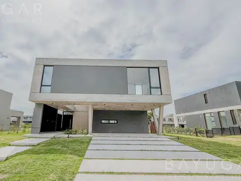 Venta - Casa en Barrio Privado La Calesa  - Pilara