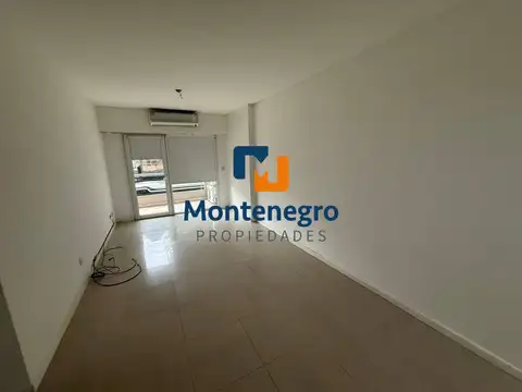 Profesor Agüer 5000, Piso 1