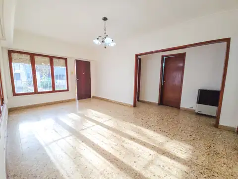 Chalet 3 amb. con garage, patio y quincho - Gaboto y Santa Cecilia