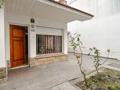 Casa 2 ambientes con 1 baño