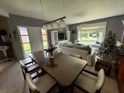 CASA EN VENTA 4 AMB EN EL CARMENCITO HUDSON PILETA