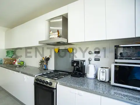 Casa en venta en Gonnet en complejo cerrado de dos dormitorios