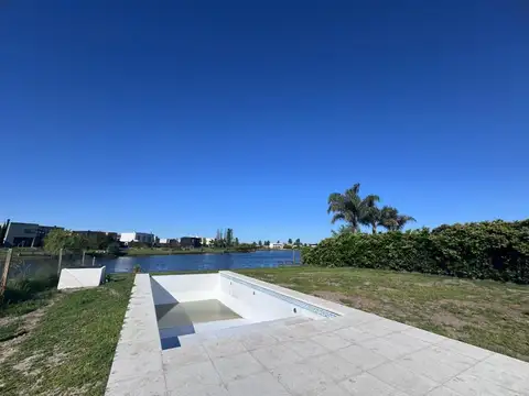 Casa 6 ambientes con 4 baños