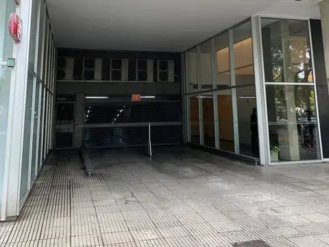 Cochera en edificio Chacarita sobre Av Corrientes 12m2