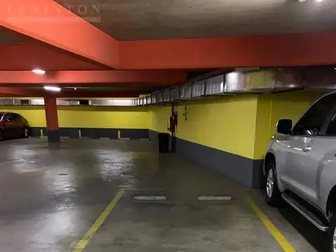 Cochera en edificio Chacarita sobre Av Corrientes 12m2
