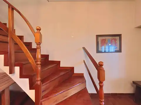 VENTA CASA DUPLEX 3 DORMITORIOS QUINCHO MARTÍNEZ