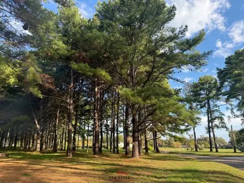 Venta · Lote en esquina 1565.2m2 · Pinares Country Club 100