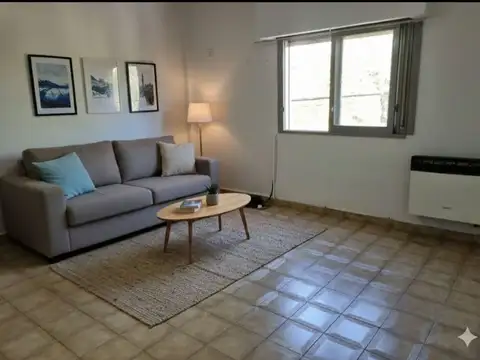 Depto de 1 dormitorio y cochera cubierta, La Plata