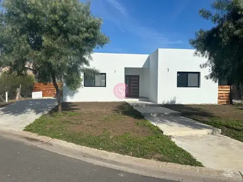 Casa  en Venta en Barrio San Ramón, Pilar del Este, Pilar