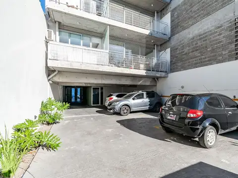 Vta Monoamb balcón y cochera Pque Chas a Estrenar!