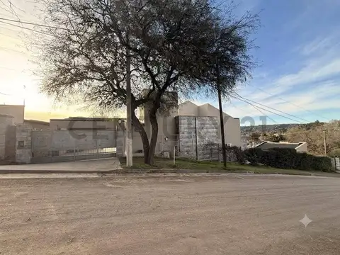 Francisco Loza Bravo esquina Nicanor Ceballos. 100, Piso 0