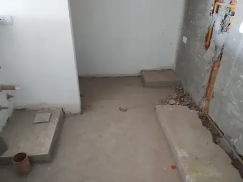 Dpto. de 3 amb. con balcon al frente con 2 baños a Estrenar