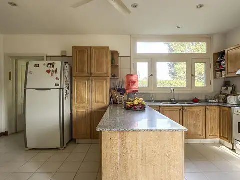 Casa 6 ambientes con 3 baños