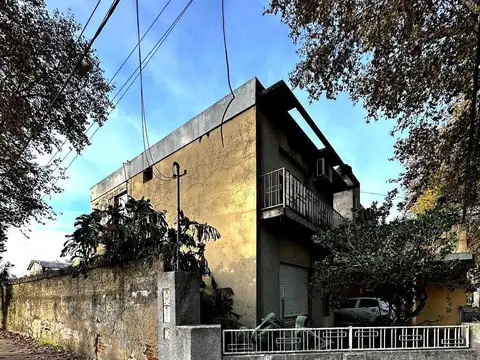 Depto Tipo Casa en Venta 50 años