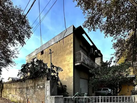 PH en Esquina En Granadero Baigorria