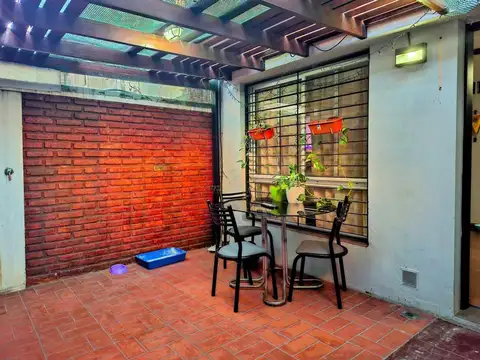 VENTA OPORTUNIDAD - CASA EN PH CON PATIO