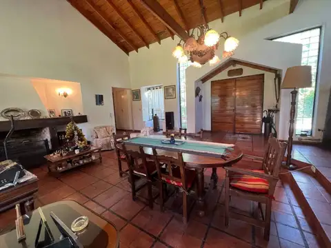 Casa en Venta con 1 cochera