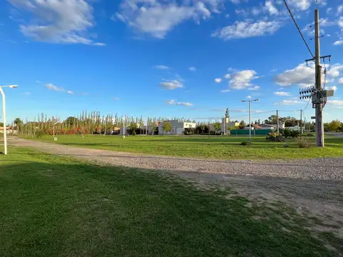 DUPLEX / CASA / DEPARTAMENTO - VENTA - BARADERO