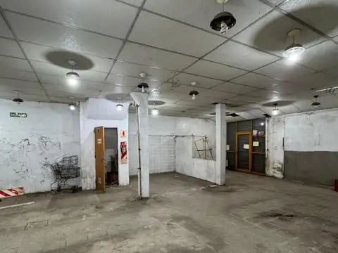 Local en Venta en Bosques, $ 1.200.000