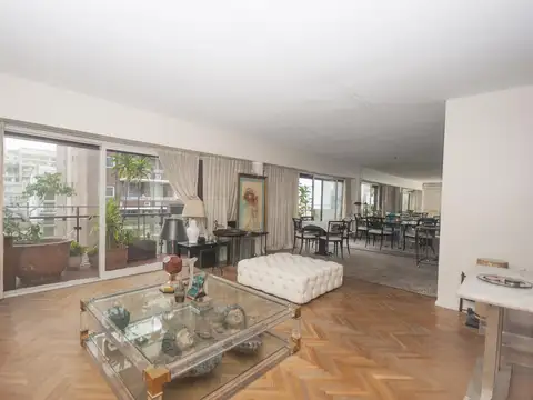 Avenida Luis María Campos 1300