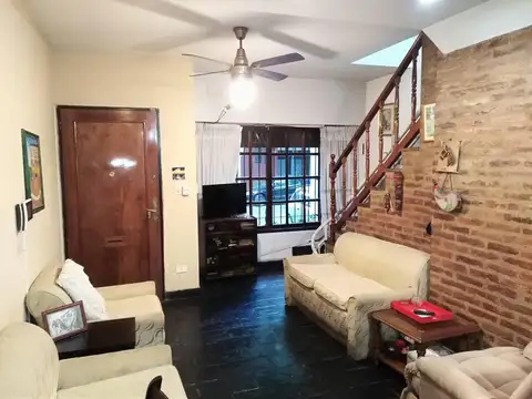 Depto Tipo Casa en Venta en Agronomia, USD 300.000