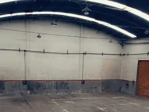 V. Alsina Deposito 800 M2