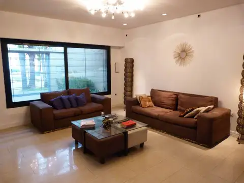 Casa en Venta en Barrio Parque Calchaqui, USD 290.000