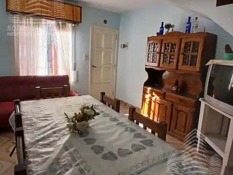 Depto Tipo Casa 4 ambientes con 2 baños