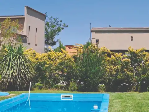 Casa en Venta con 1 cochera