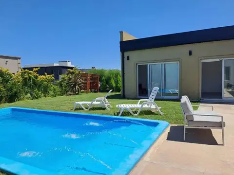 Casa 6 ambientes con 3 baños