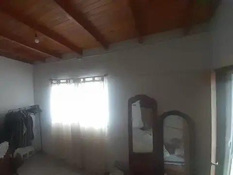 Casa 2 ambientes con 1 baño