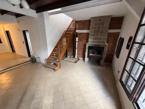 Casa 5 ambientes con 4 baños