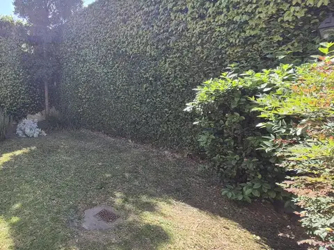 Casa 6 ambientes con 2 baños