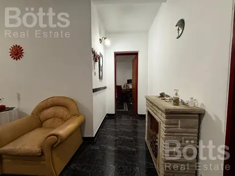 Casa 5 ambientes con 2 baños