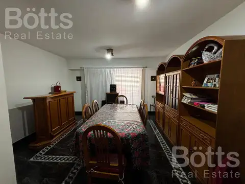 Casa 4 ambientes con terraza y escritorio