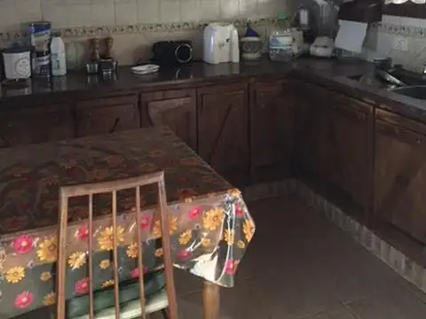 Casa 4 ambientes con 1 baño