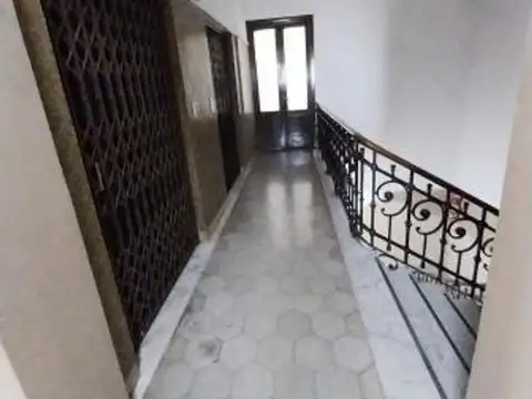 Hipolito Yrigoyen 800, Piso 5