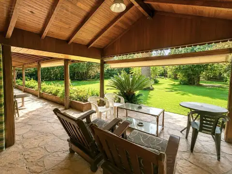 Casa en Venta con 3 cocheras