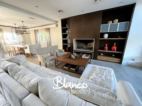 Casa en Venta en Pilar Del Este, USD 398.000