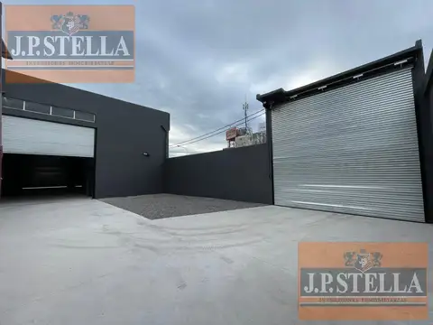 Local comercial 250 m² en Esq c/ estacionamiento -  San Justo