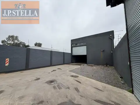 Local en Alquiler en Villa Luzuriaga, USD 2.200