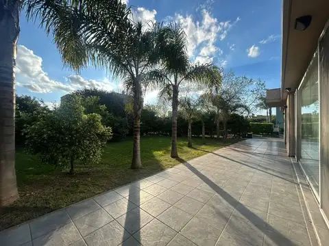 VENTA CASA 4 AMB BARRIO CERRADO PILAR APTOCREDITO