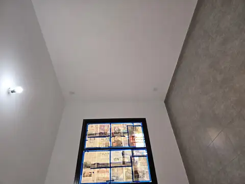 Casa en alquiler en Villa Luzuriaga / 4 amb.
