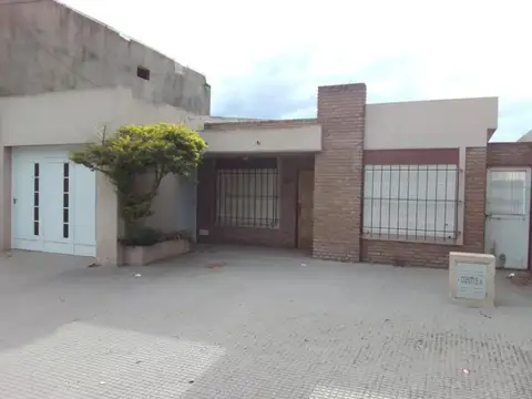 Casa en venta - 2 Dormitorios 2 Baños - Cochera - 500Mts2 - Salto