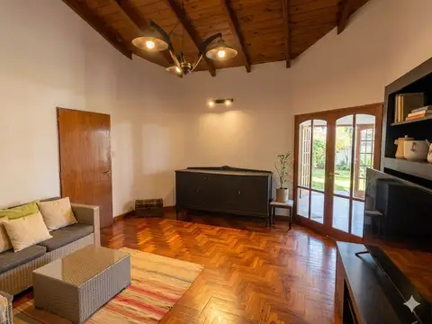 Casa en Venta con 1 cochera