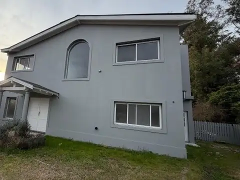 VENTA casa 5 ambientes Los Tilos