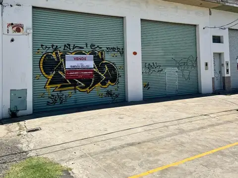 Galpon + Dpto 3 amb sobre Av. Fair - Excelente Ubicacion